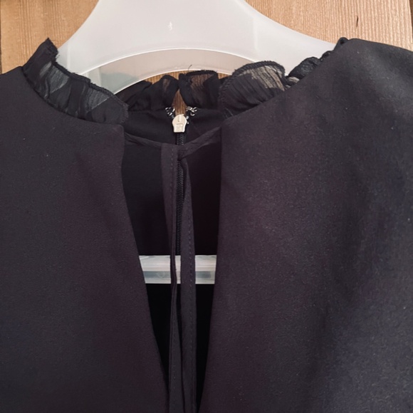 Tommy Hilfiger Keyhole Neckline Black Dress Chiffon Sleeves Ruffle Bottom 10 - Picture 3 of 11